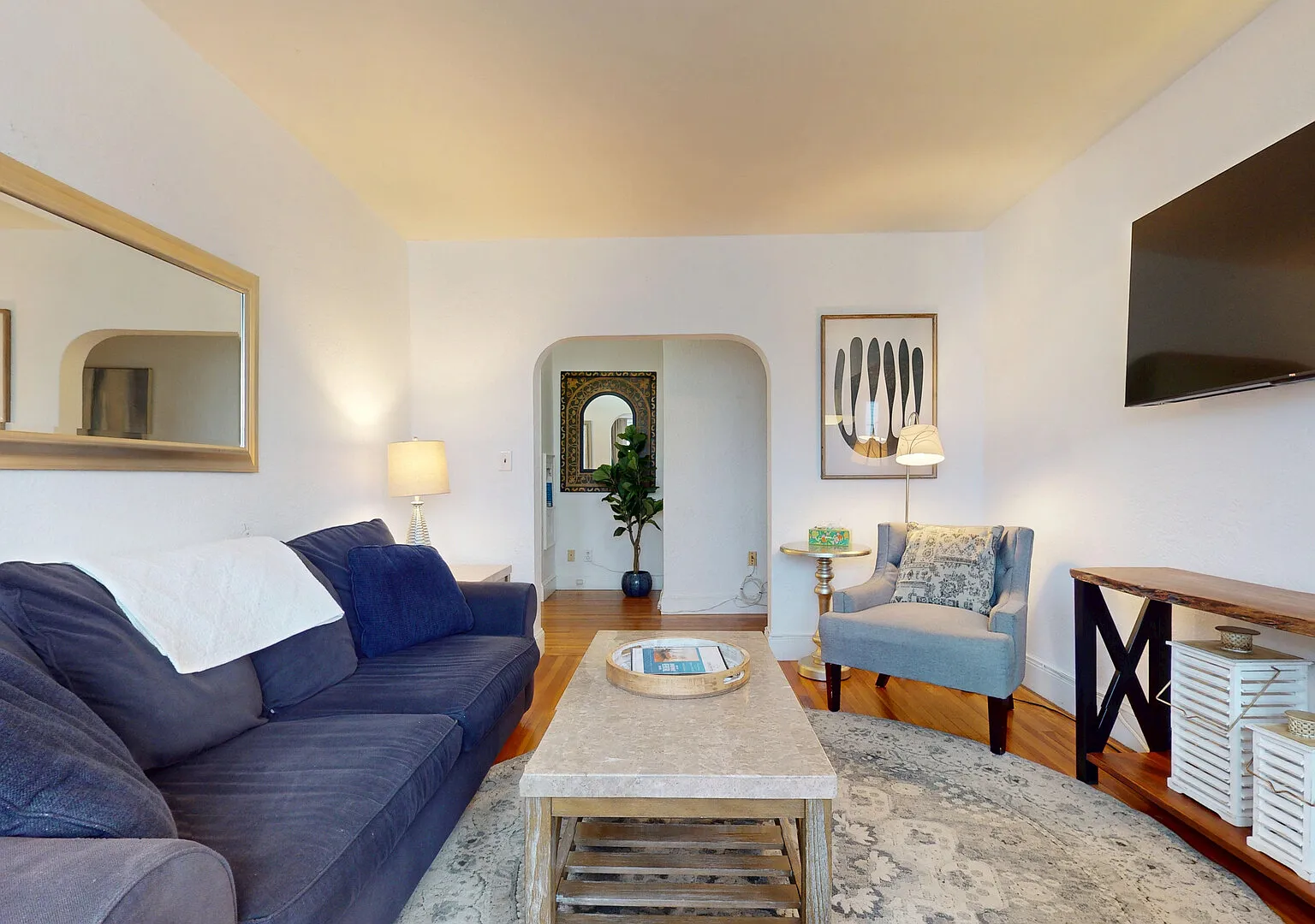 KIL9044 Spacious, Top Floor 1-Bed, MBTA, Longwood Medical Area — Photo 4