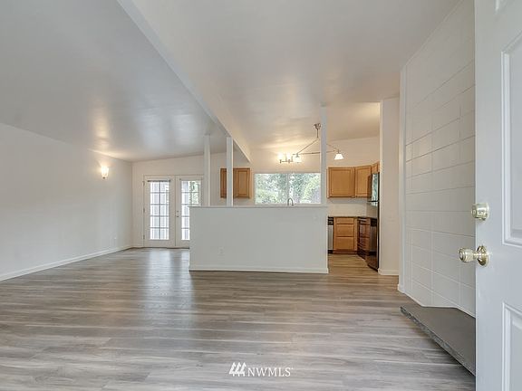 4th image of 20226 1st Ave S