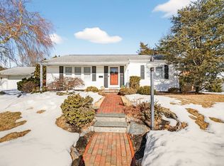 27 Meadow Ln, Acushnet, MA 02743