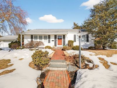 27 Meadow Ln, Acushnet, MA, 02743