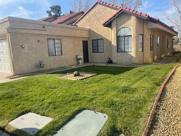 19230 Elm Dr — Photo 29