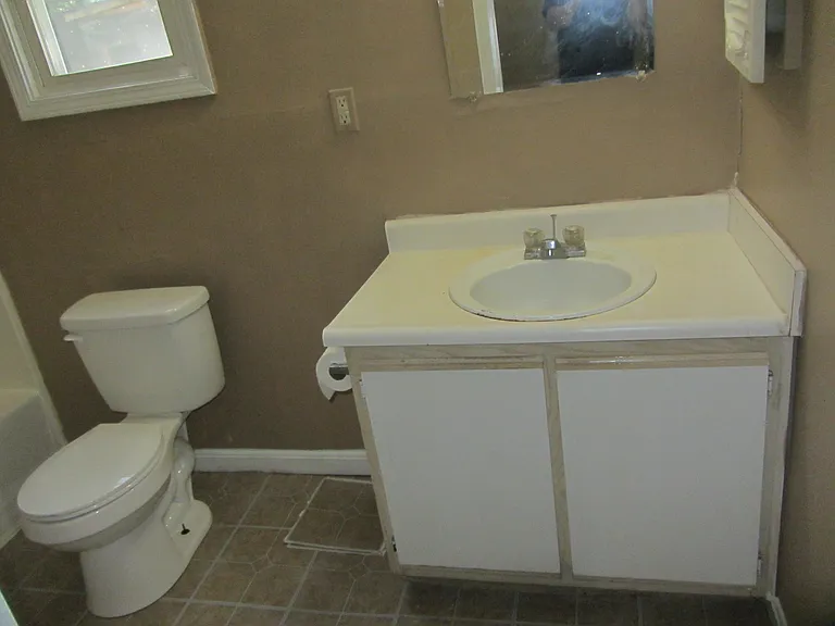 2014 W Main St #1F — Photo 13