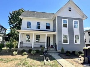 19 Forest St FLOOR 1, Montclair, NJ 07042