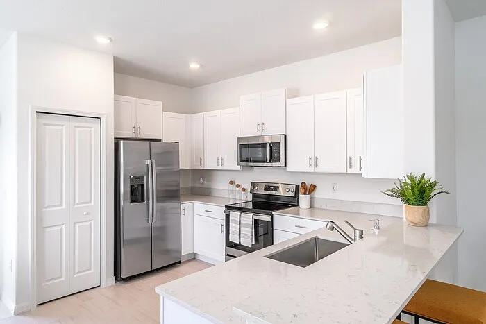 5089 Capri Harbor Dr — Photo 6