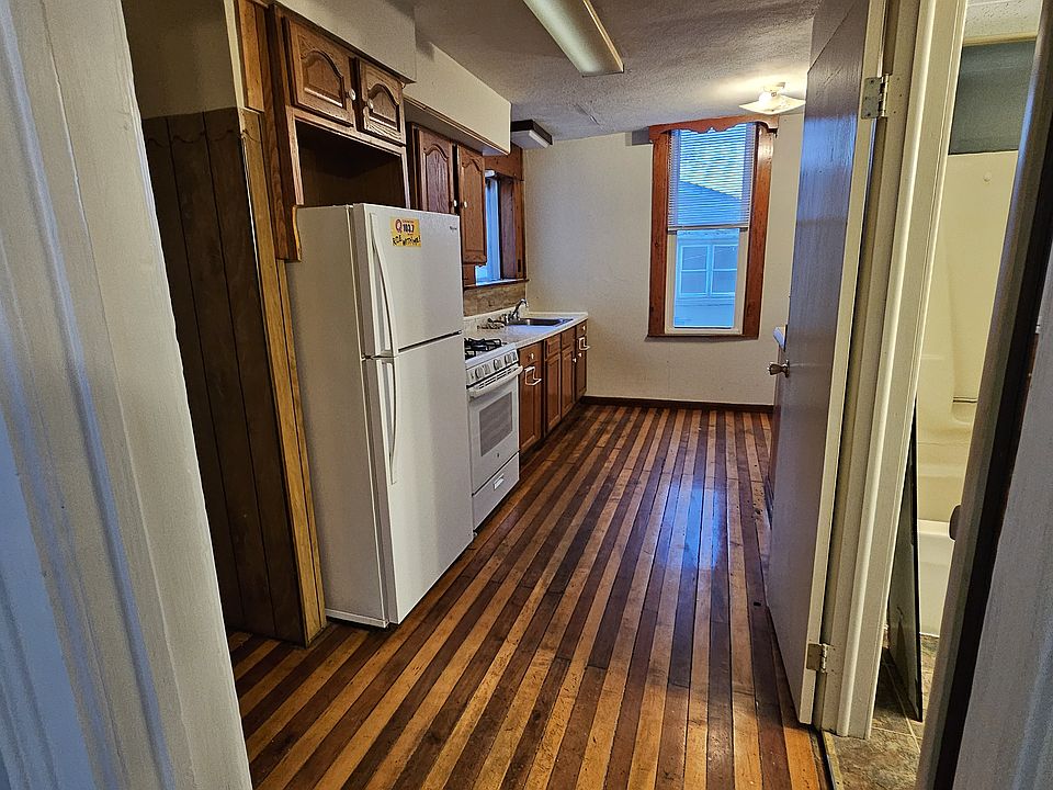 1st image of 6 Greenbush St APT 2