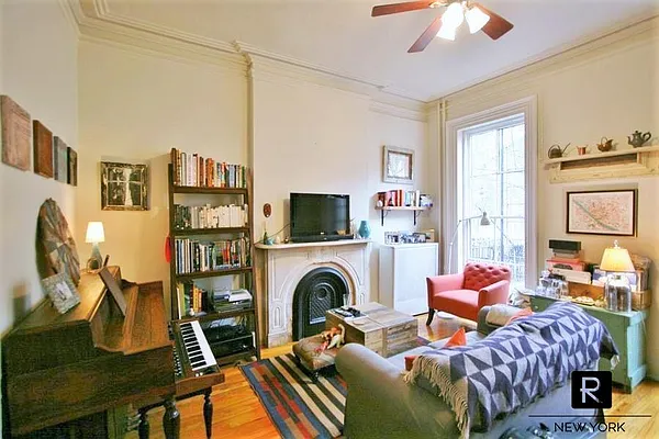 Rented by R New York | media 21