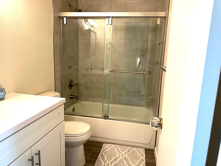 2822 E Clarendon Ave — Photo 14