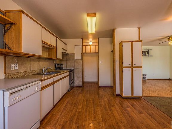 3rd image of 2918 Acero Ave