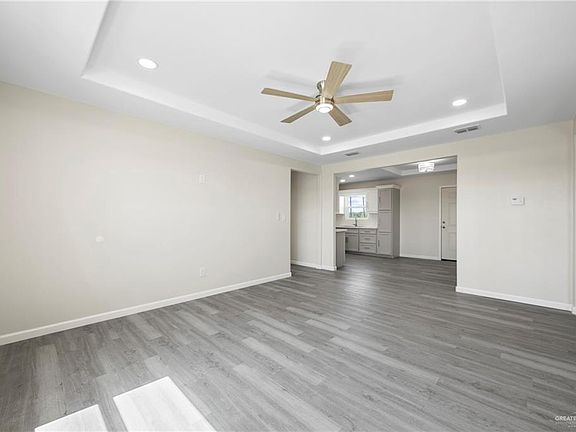 2nd image of 1417 Mariposa Dr