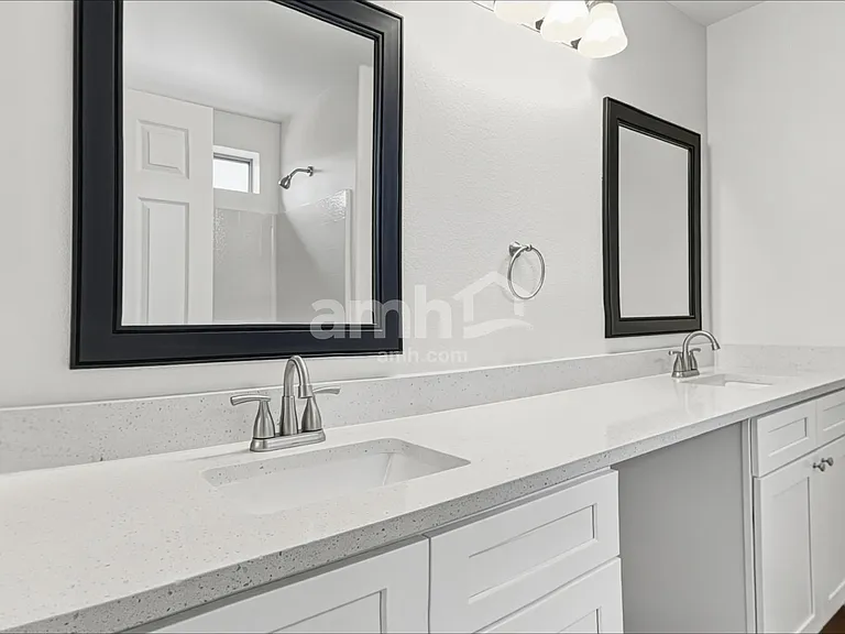 4071 E Abraham Ln — Photo 13