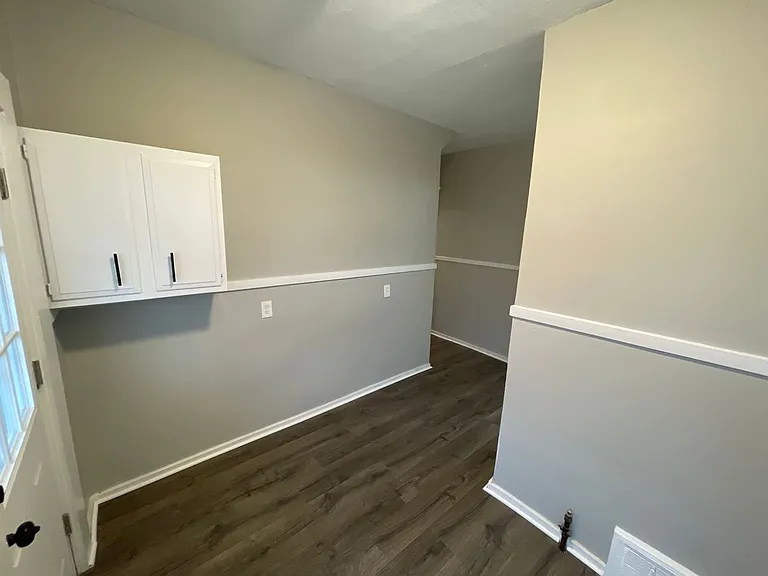 1053 Washington Ave — Photo 5