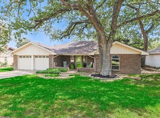 3628 Spring Grove Dr, Bedford, TX 76021
