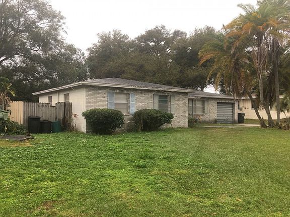 3rd image of 7318 Kingsbury Cir