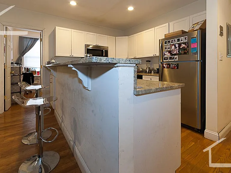 314 Saint Paul St #4R — Photo 4