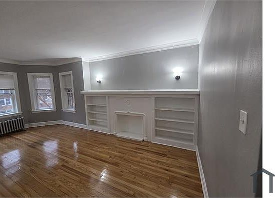 2nd image of 7527 S Colfax Ave