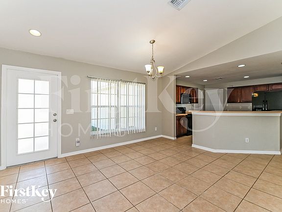 5th image of 3926 NE 22nd Pl