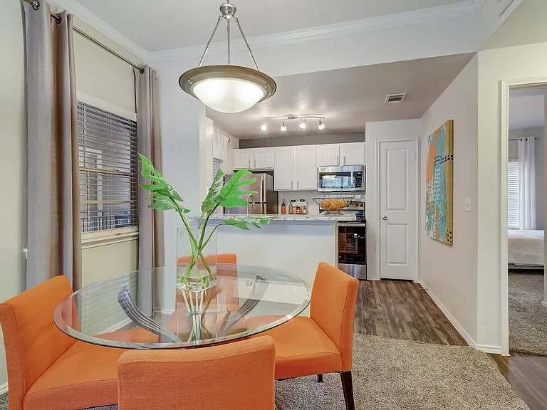 Riverbend Apartments — Photo 5