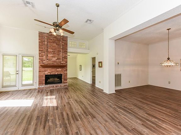 5th image of 3106 N Peach Hollow Cir