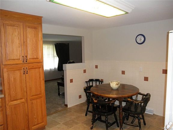 5th image of 269 Raymond Ave