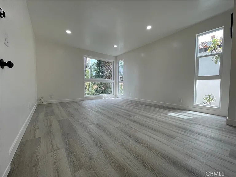 1451 Roycroft Ave #1 — Photo 4