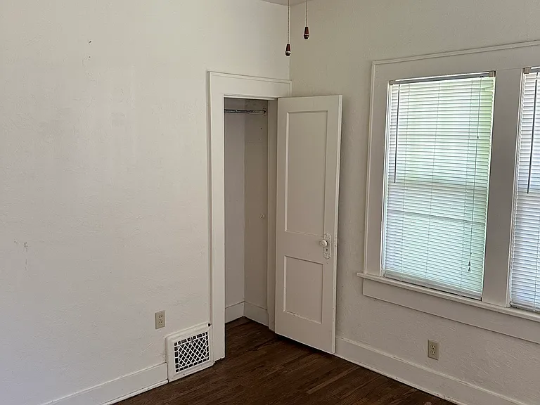 1619 W Murdock St #1619 — Photo 12