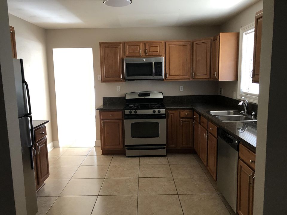 2nd image of 127 Spencer Ave