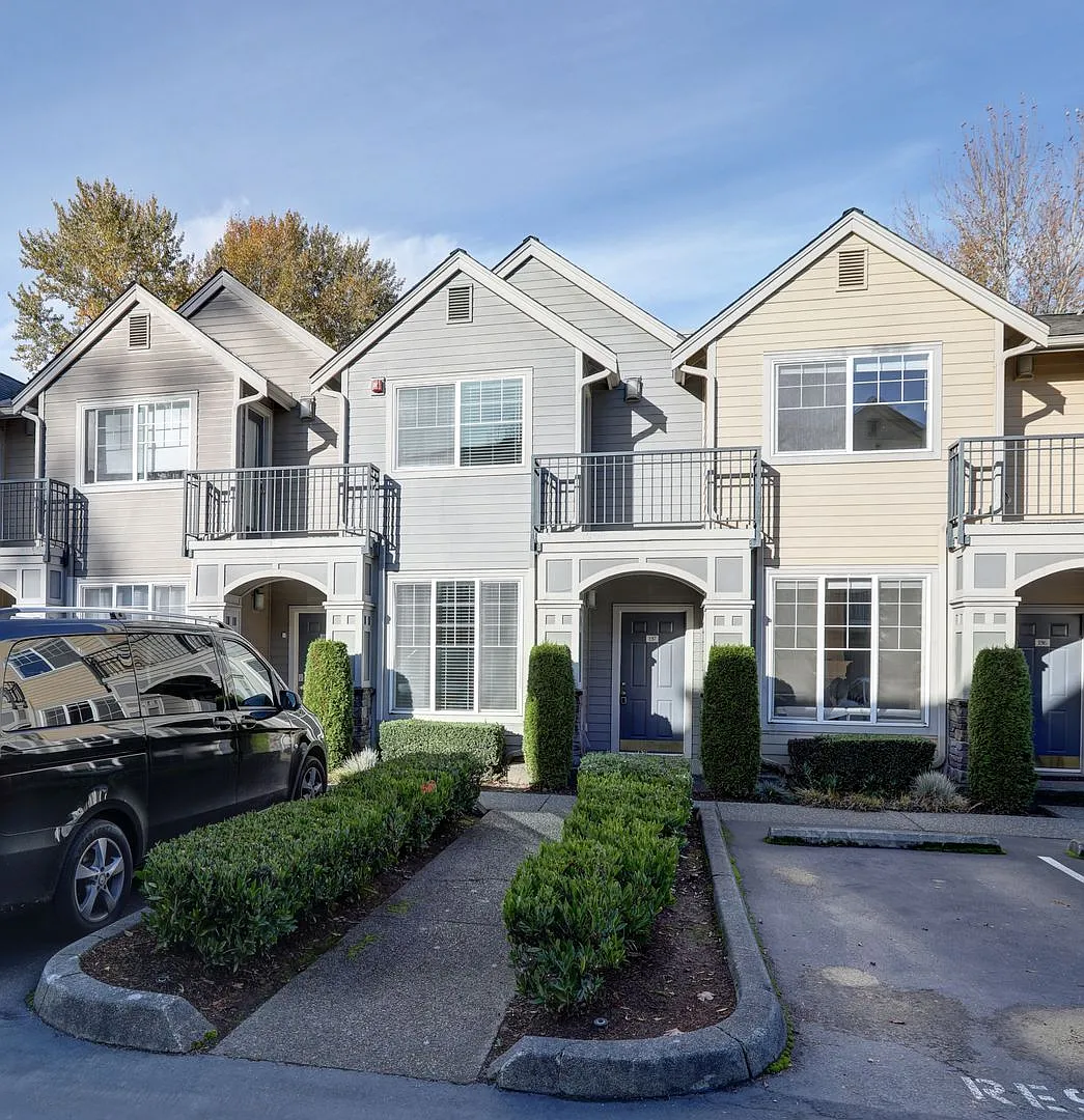 Luxury 2BR 2.5BA Townhouse Style Condo @ Lochshire on Forbes Creek — Photo 1