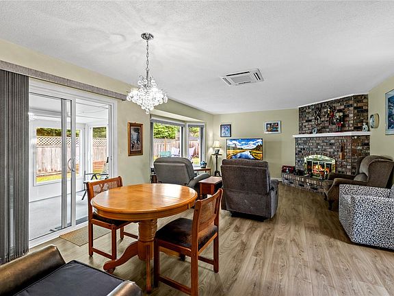 4th image of 834 Redonda Pl