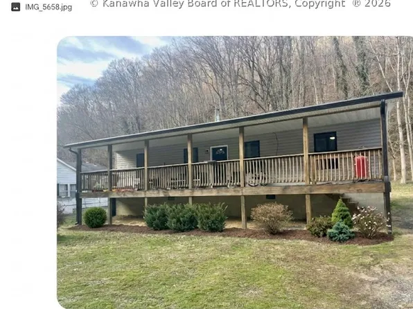 5507 Paint Creek Rd, Gallagher, WV 25083