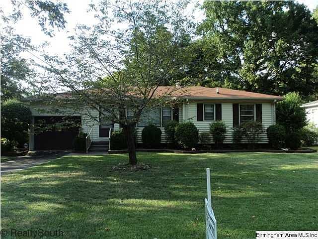 2nd image of 504 Lilac Dr