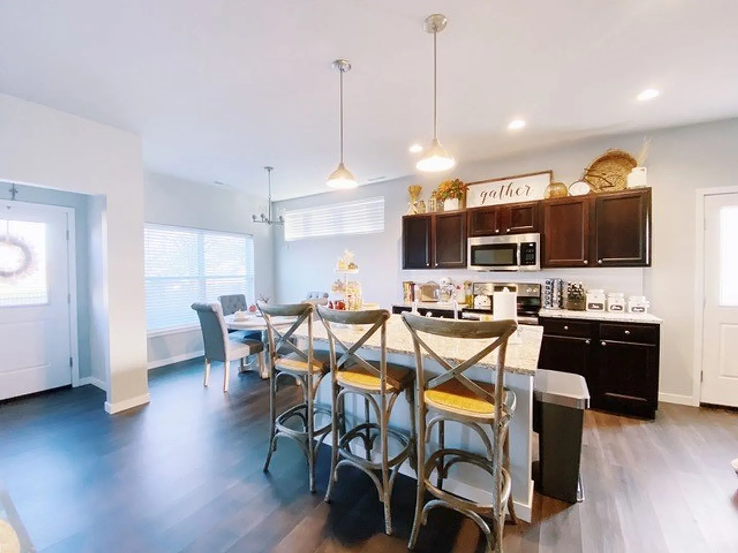 Ellis Flats Townhomes | Modern 3 Bedroom / 2.5 Bathroom Rentals in Cedar Rapids, IA — Photo 2