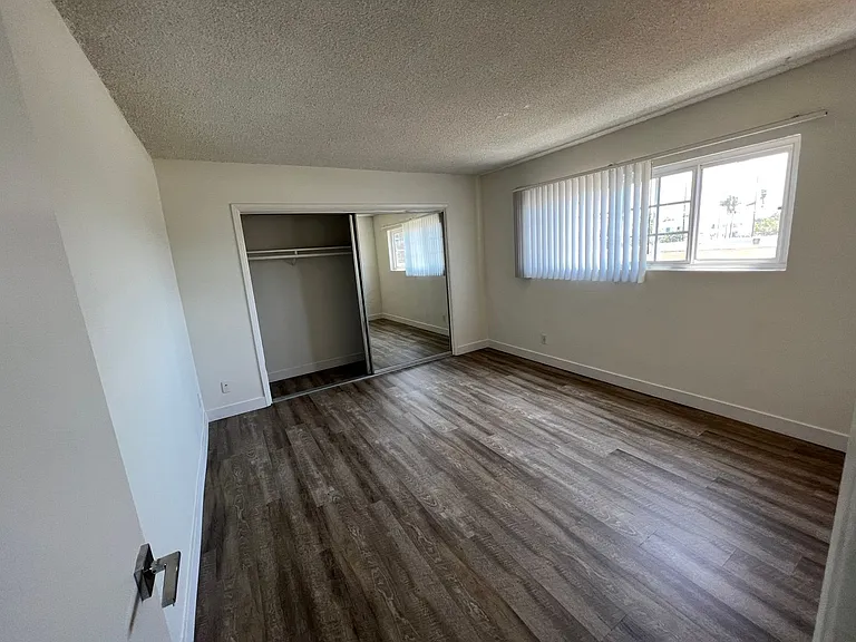 9344 National Blvd — Photo 9