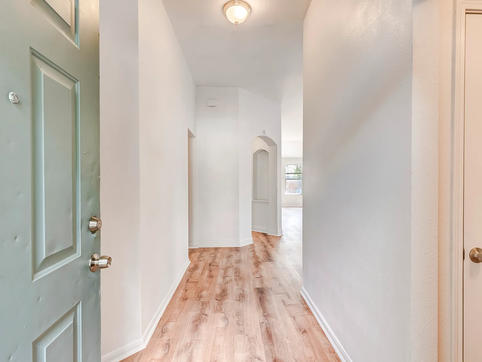 4 bed, 1662 sqft, $1,800 — Photo 2