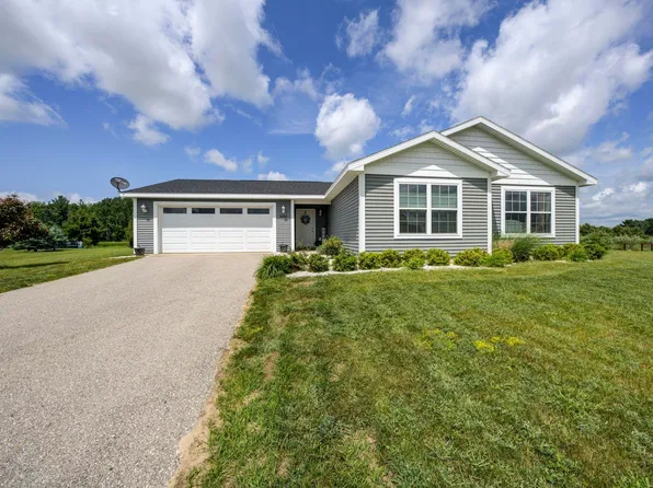 2148 Laredo Dr, Kingsley, MI 49649