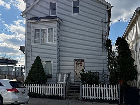 2nd image of 498 Durfee St