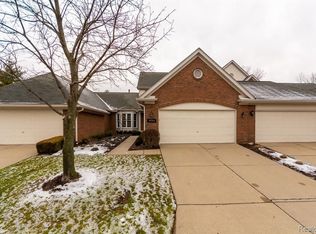 39764 Glenview Ct, Northville, MI 48168