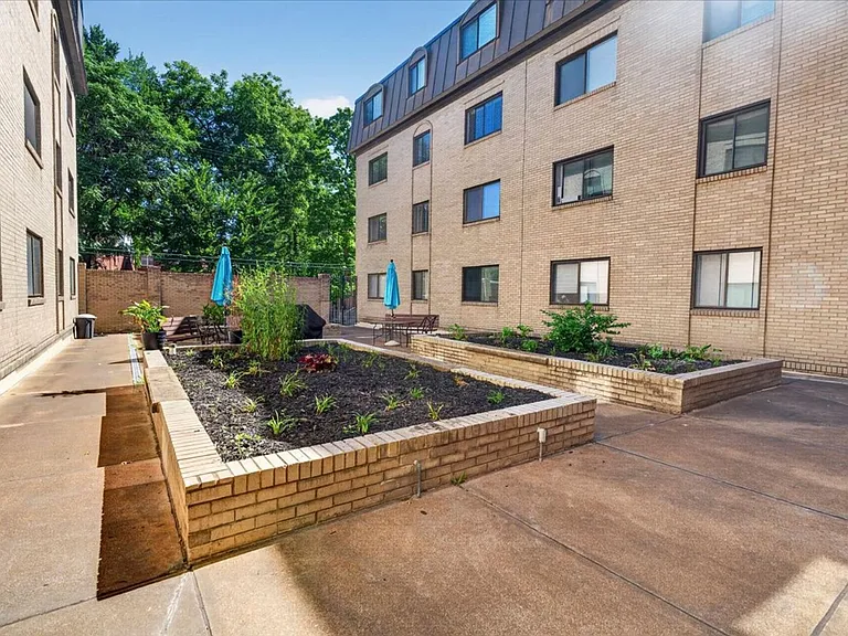 4355 Maryland Ave #202 — Photo 3