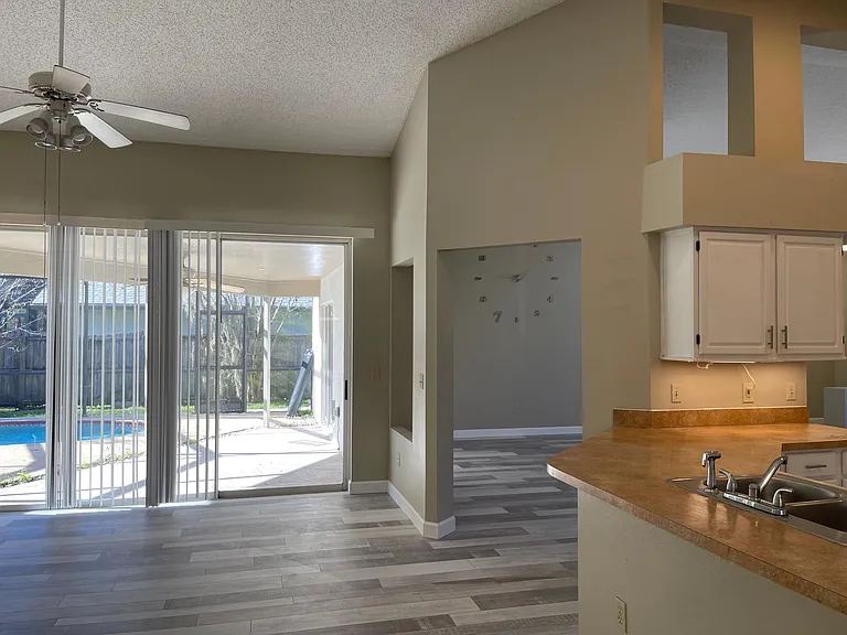 9303 Rockrose Dr — Photo 37