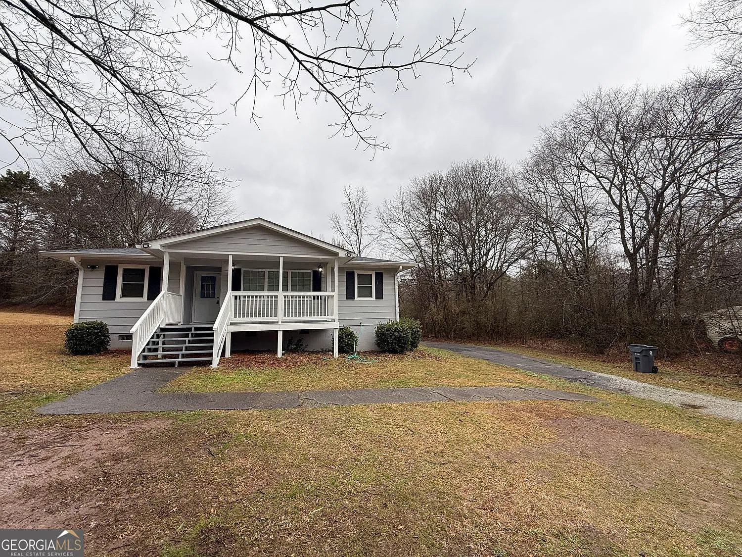 3 bed, 1.5 bath, 1092 sqft, $1,800 — Photo 2