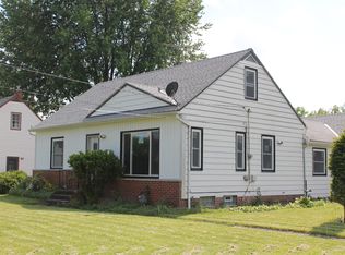 6748 Mackenzie Rd, North Olmsted, OH 44070