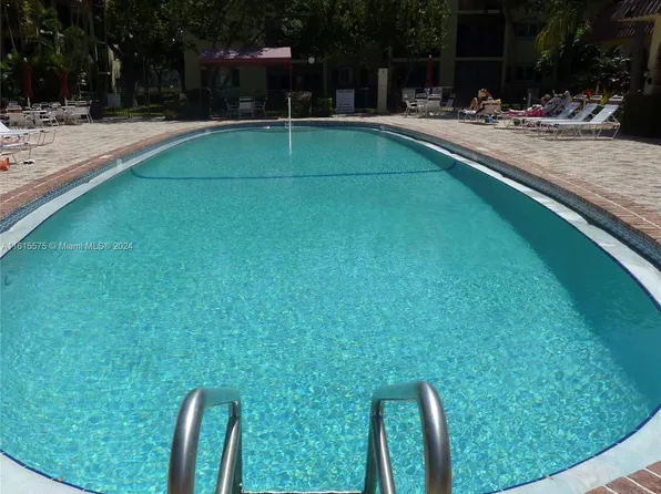251 S Cypress Rd APT 124, Pompano Beach, FL 33060