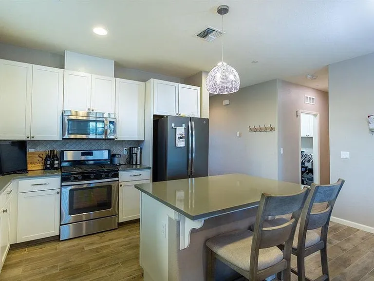 6616 E Atchison St — Photo 2