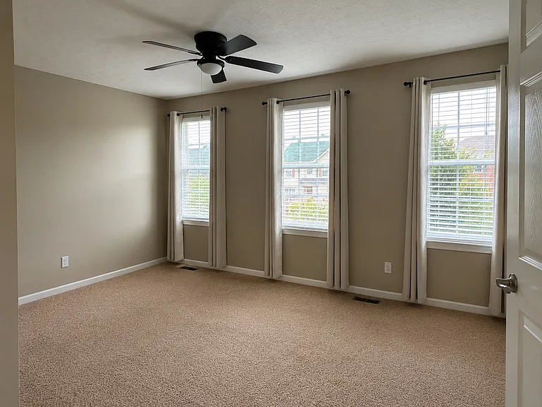 1921 Spring Ridge Dr — Photo 10