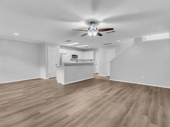 3rd image of 46 Marble Rock Pl