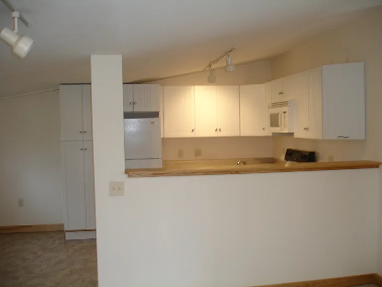257 Fairbanks Rd #2 — Photo 6