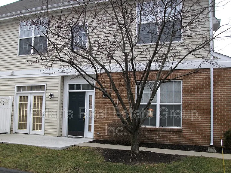 2215 Colfax Ln — Photo 2