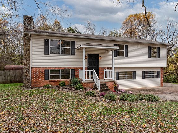 2nd image of 2319 Shawn Dr