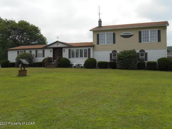 348 Spring Hill Dr, Hunlock Creek, PA 18621