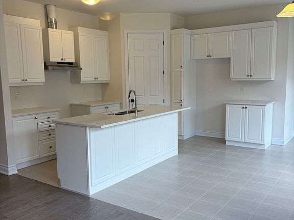 3rd image of 11 Keyworth Cres