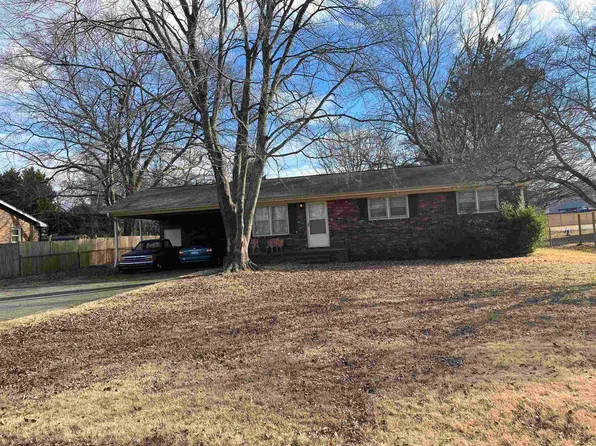 103 Sparrow Ct, Boiling Springs, SC 29316